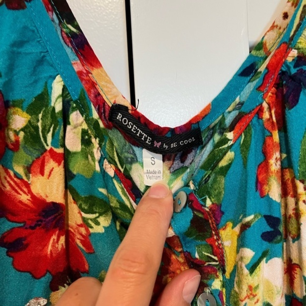 Floral Crop‎ Top - Picture 3 of 3